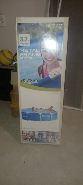 Продам бассейн  новый.
