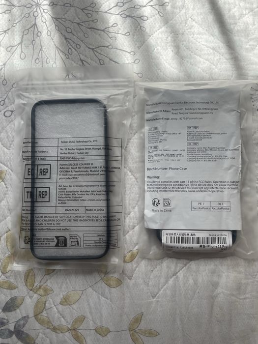 Huse si folii privacy  iPhone 13/14/15/16/17 Pro Max