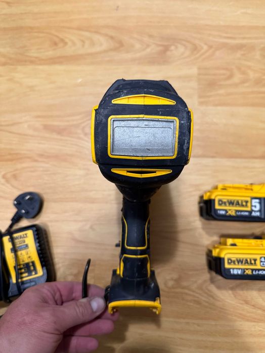 Dewalt DCN660 Такер