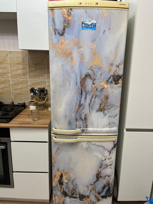 Холодильник самсунг в рабочем состояний