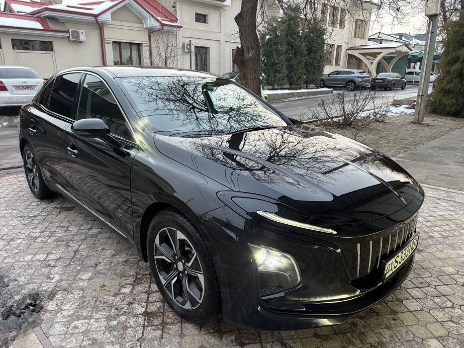 HONGQI EQM5 450tali sotiladi xolati ideal.