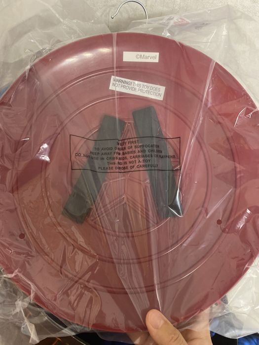 Капитан Америка + щит (оригинал)