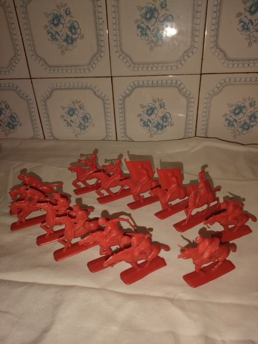 Soldați/jucări/comunism