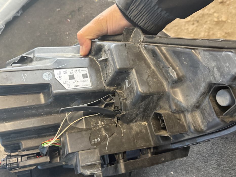 Комплект Фарове за NISSAN QASHQAI II J11 2014 - 2017 година Забележки