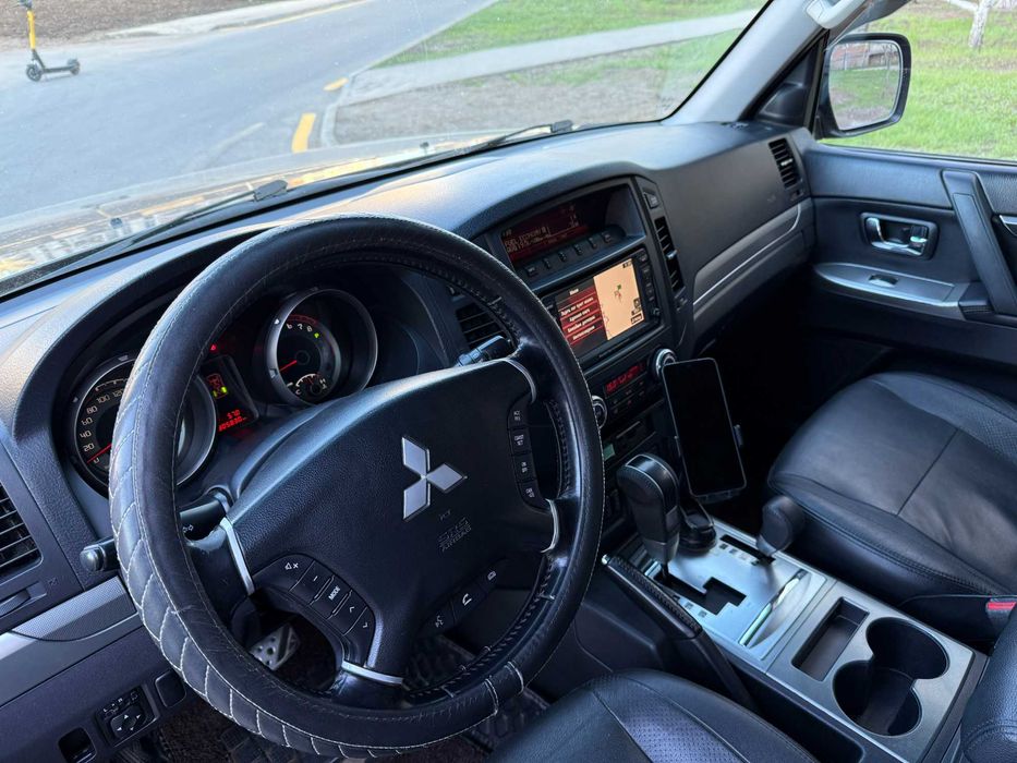 Mitsubishi Pajero 2011 г.