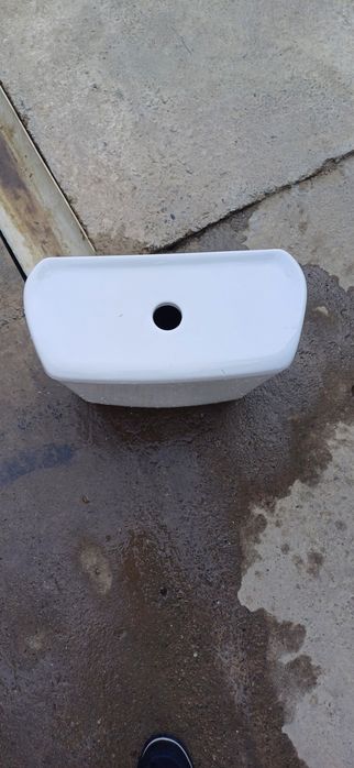 Продаётся бачок от унитаза