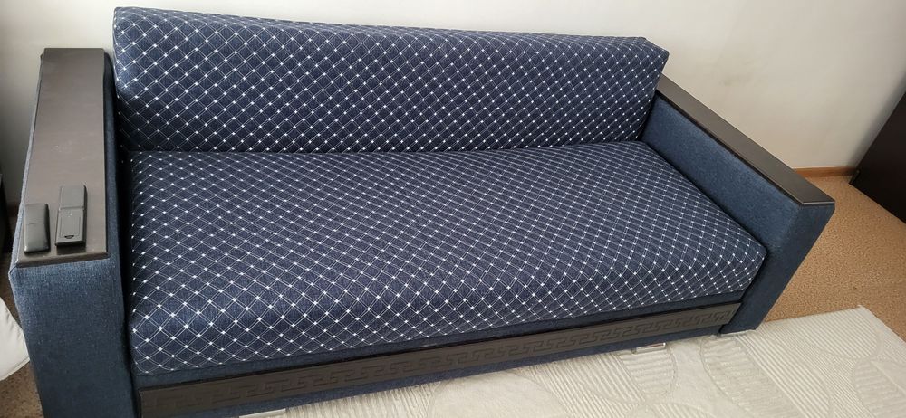 Продам диван и два кресла...