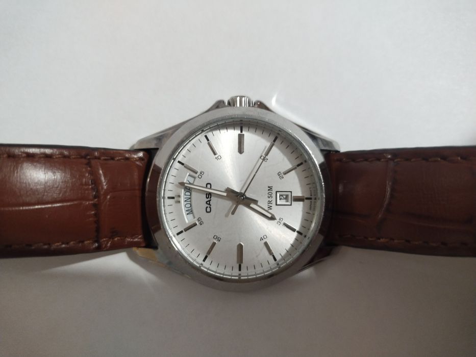 Часы наручные CASIO