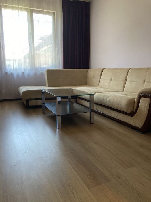 Дава се под наем Тристаен апартамент в Перник, Център - 70 кв.м за 357 € - Снимка #1