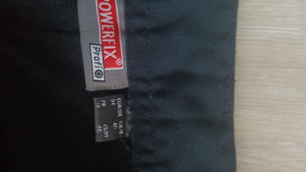 Pantaloni de munca salopeta