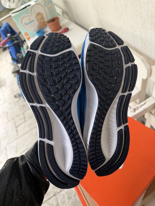 Adidasi pegasus noi