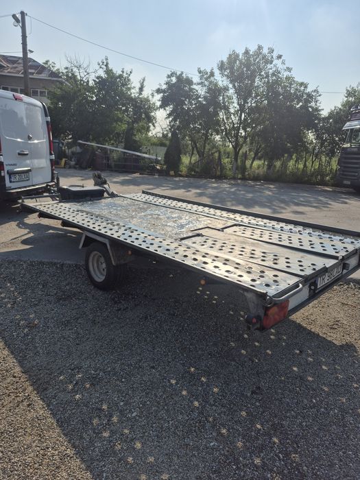 Inchiriez platforma auto