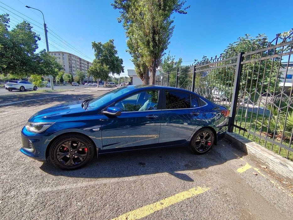 Продается Chevrolet Onix Premier 1 позиция