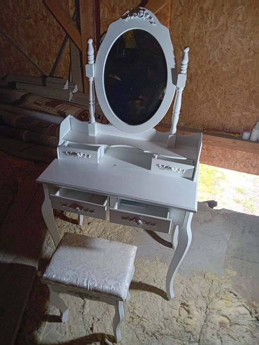 Măsuță de machiaj