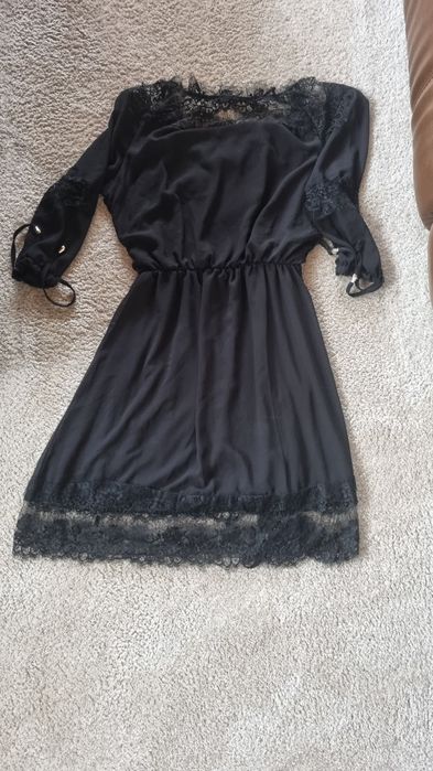 Дамска рокля на Sweet lady, S/M.Роклята е финно плетиво.