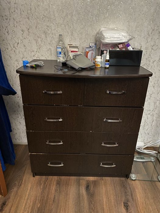 Кровать, шифоньер, тумбочка