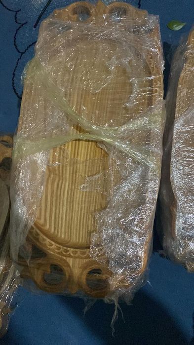 Скамейка и разные вещий