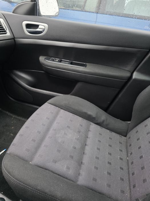 Продава се Пежо 307