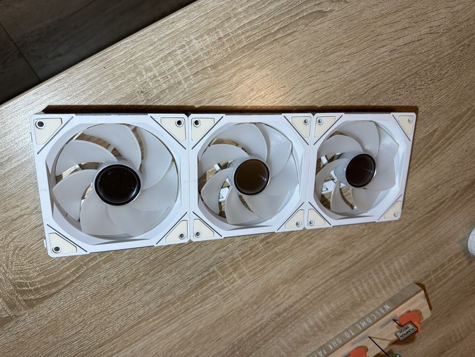 3× Ventilatoare TEUCER JM1 Infinity Reverse Blade – 120mm ARGB PWM – White