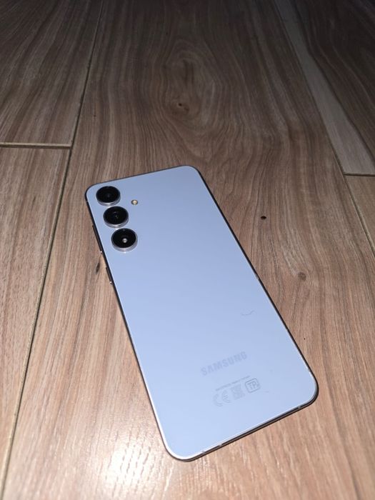 Samsung Galaxy S24 FE 128/8gb голубой