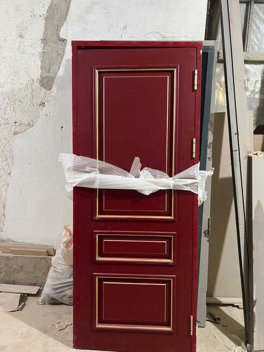 Shovrumda turgan eshiklar sotiladi