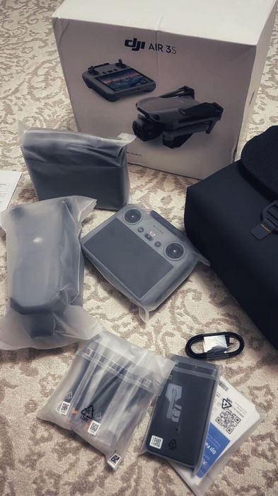 Дрон  DJI AIR 3S