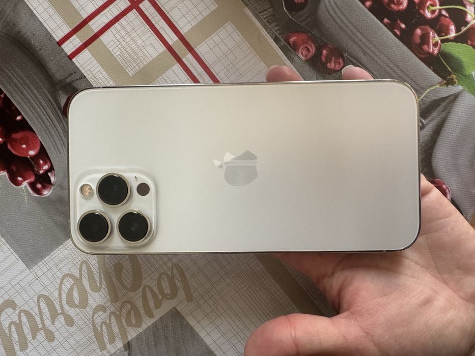 Продам Iphone 13pro max 256 гб white