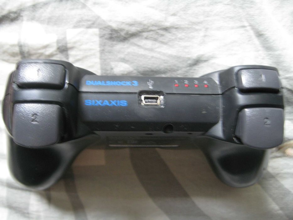 Продавам оригинален Dualshock джойстик-контролер за Ps3