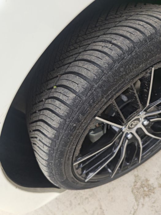 Tayota PriusC 2021 Hybrid SROCHNA Sotiladi!
39.000km yurgan 
K