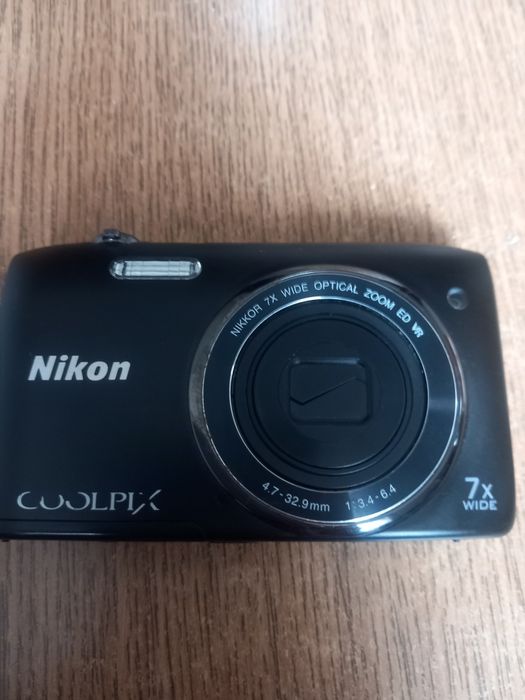 Vând camera foto video digitala Nikon și calculator compact