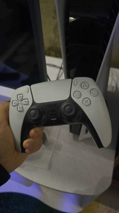 Продается PlayStation 5 + наушники