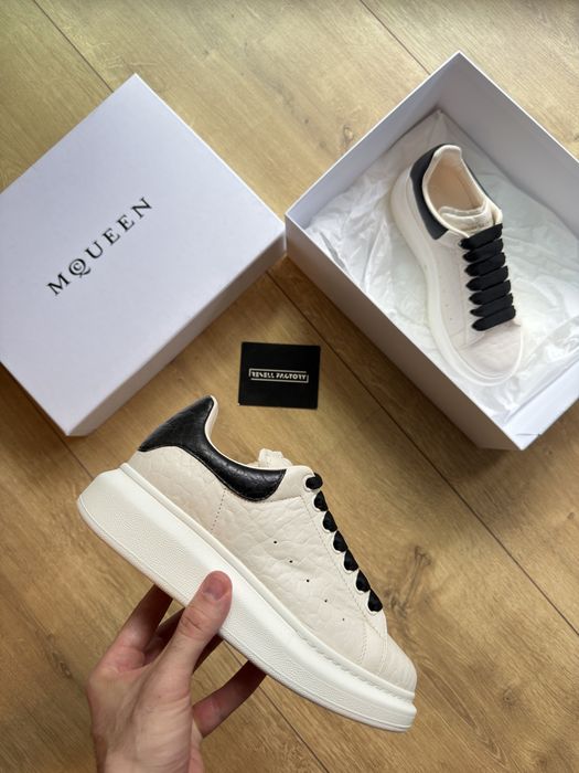 Tenesi/Sneakersi Alexander Mcqueen Leather Black - 100% ORIGINALI -