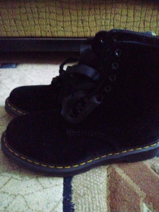 Vând ghete Dr .Martens