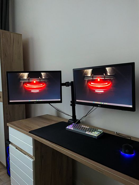 Sistem Calculator / PC Gaming + 2 monitoare LG