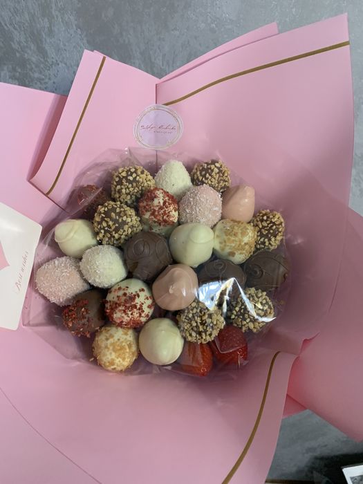 Клубника в шоколаде, есть Kaspi red