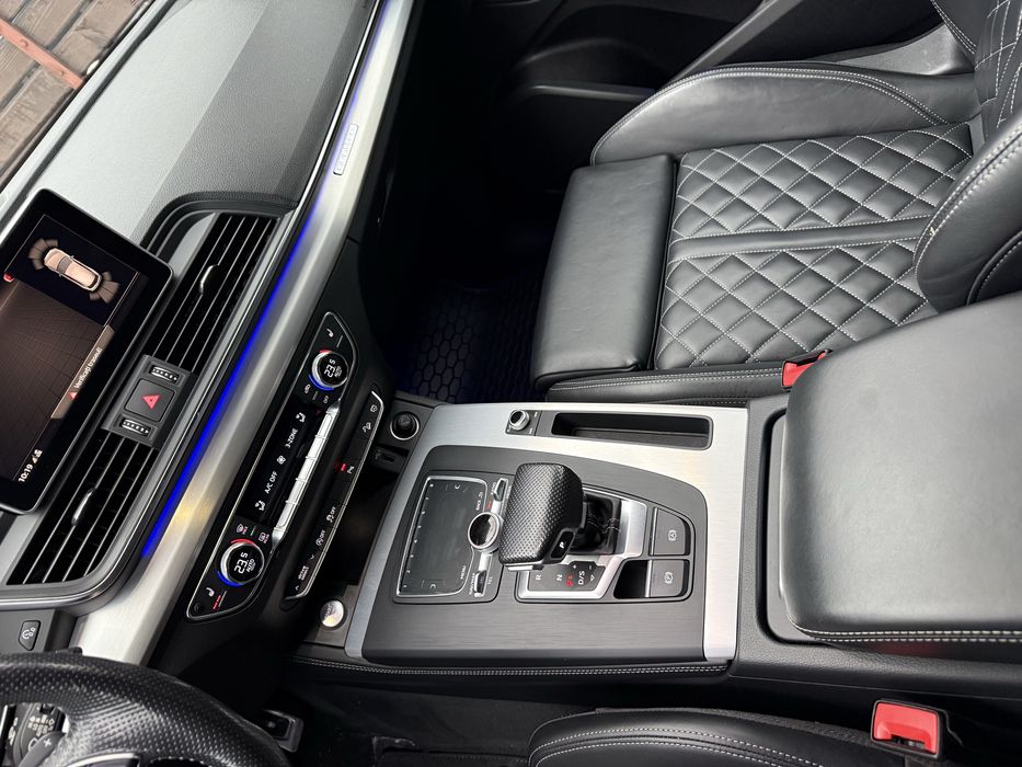 Audi Q5  40 TDI  2.0d   Ultra S tronic  Quattro 4x4 S Line proprietar