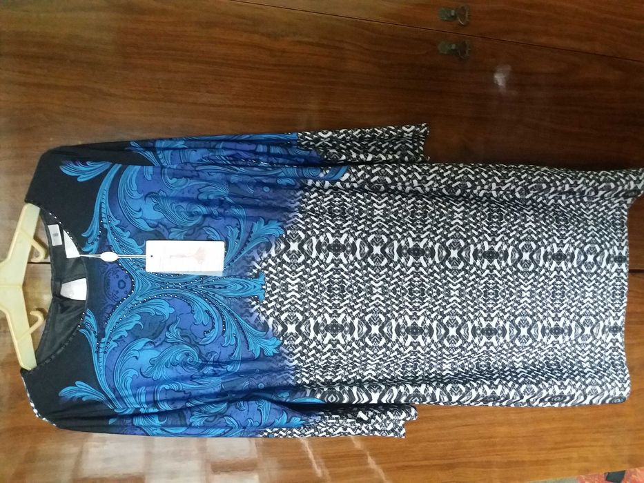 Платье женское. Новое. Цвет чёрно-бело- синий