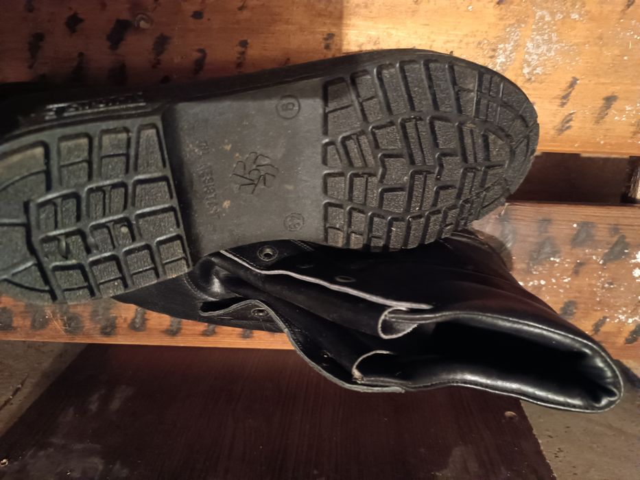 Високи защитни обувки 43номер