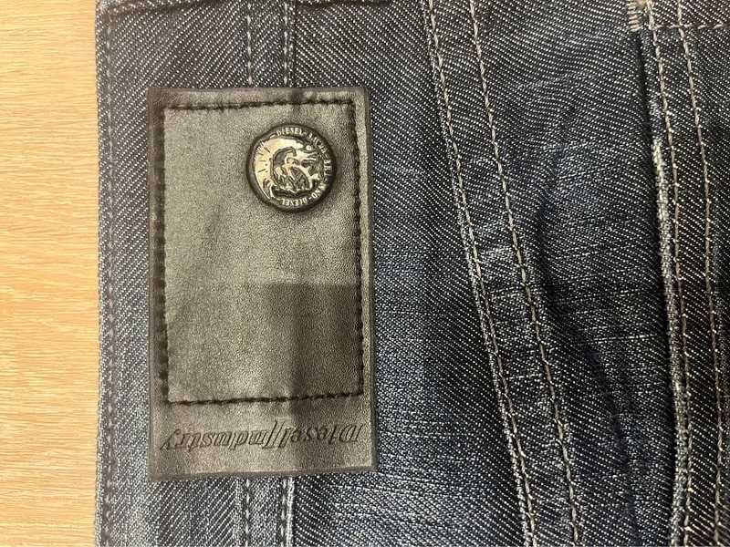 Diesel BUSTER blugi barbati W30 L30, talie 41cm