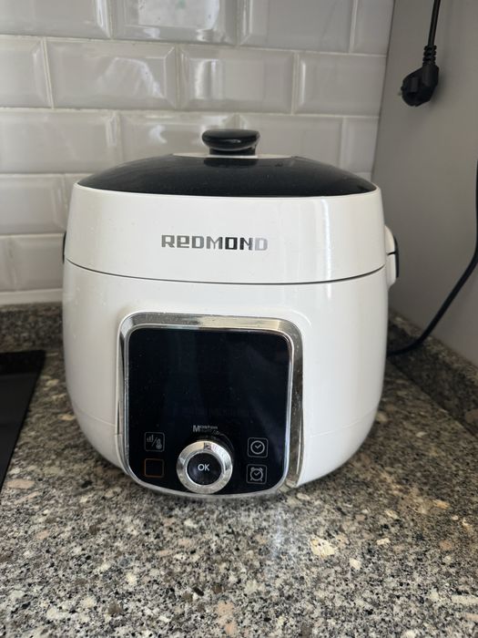 Мультиварка REDMOND RMC-P470