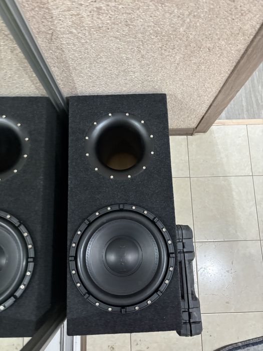 Продам сабвуфер в сборе