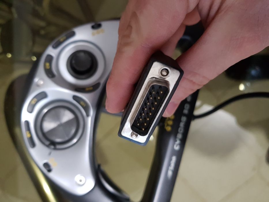 Джойстик контролер / Геймпад за компютър Saitek Cyborg 3D Digital Pad