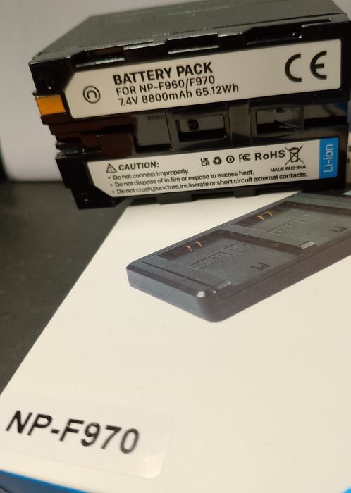 ЧИСТО НОВ комплект 2бр. Батерии NP-F970 / F990 (8800mAh / 65.12Wh) + Двойно зарядно