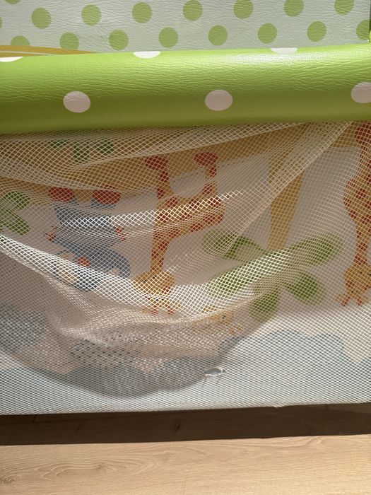 Vand tarc copii patrat din plasa in stare foarte buna