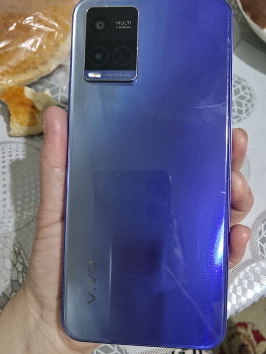 Продам телефон vivo y21