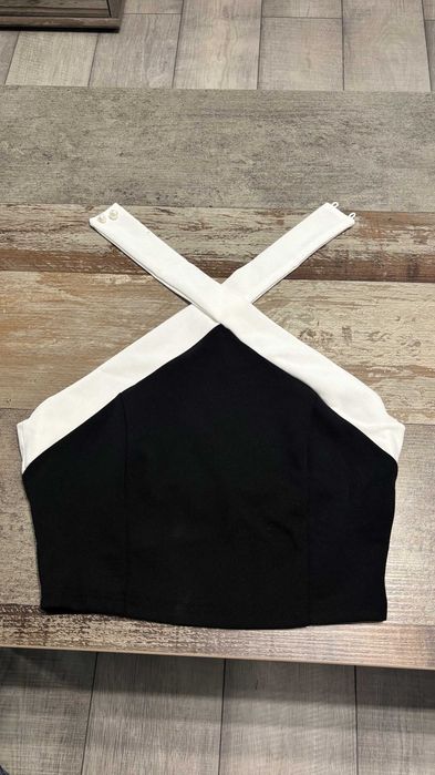 Черен топ с презрамки