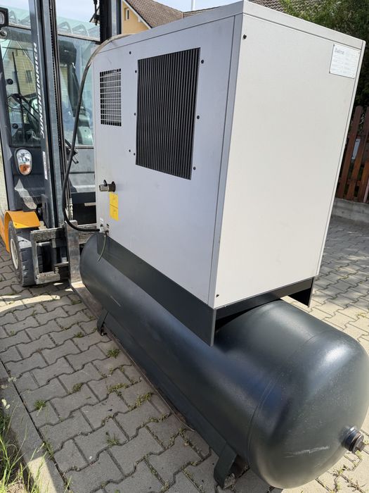 Compresor cu surub  7,5kw - Uscator -Rezervor 500l - Disponibile 4buc