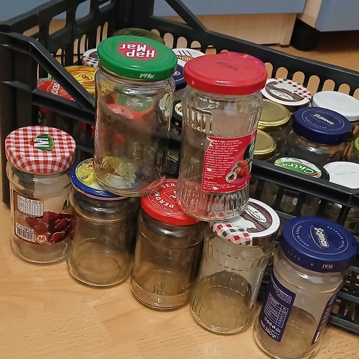 Буркани с винтова капачка; бутилки за сок с винтови капачки