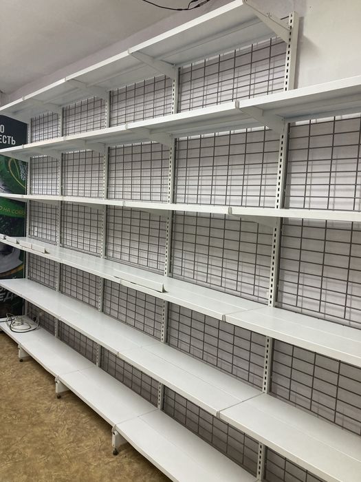 Стеллажи с полками