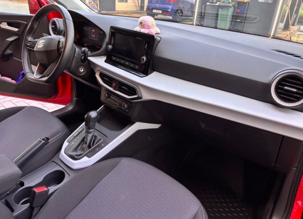 Seat Arona TSI 2023 бензин автоматик
